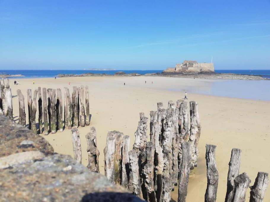 Dinard : Loft De 175 M² - A 150 M De La Plage Esterno foto